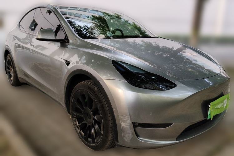 Used Tesla Model Y 2022 Long-Range All-Wheel-Drive Version Front Right 45 Deg