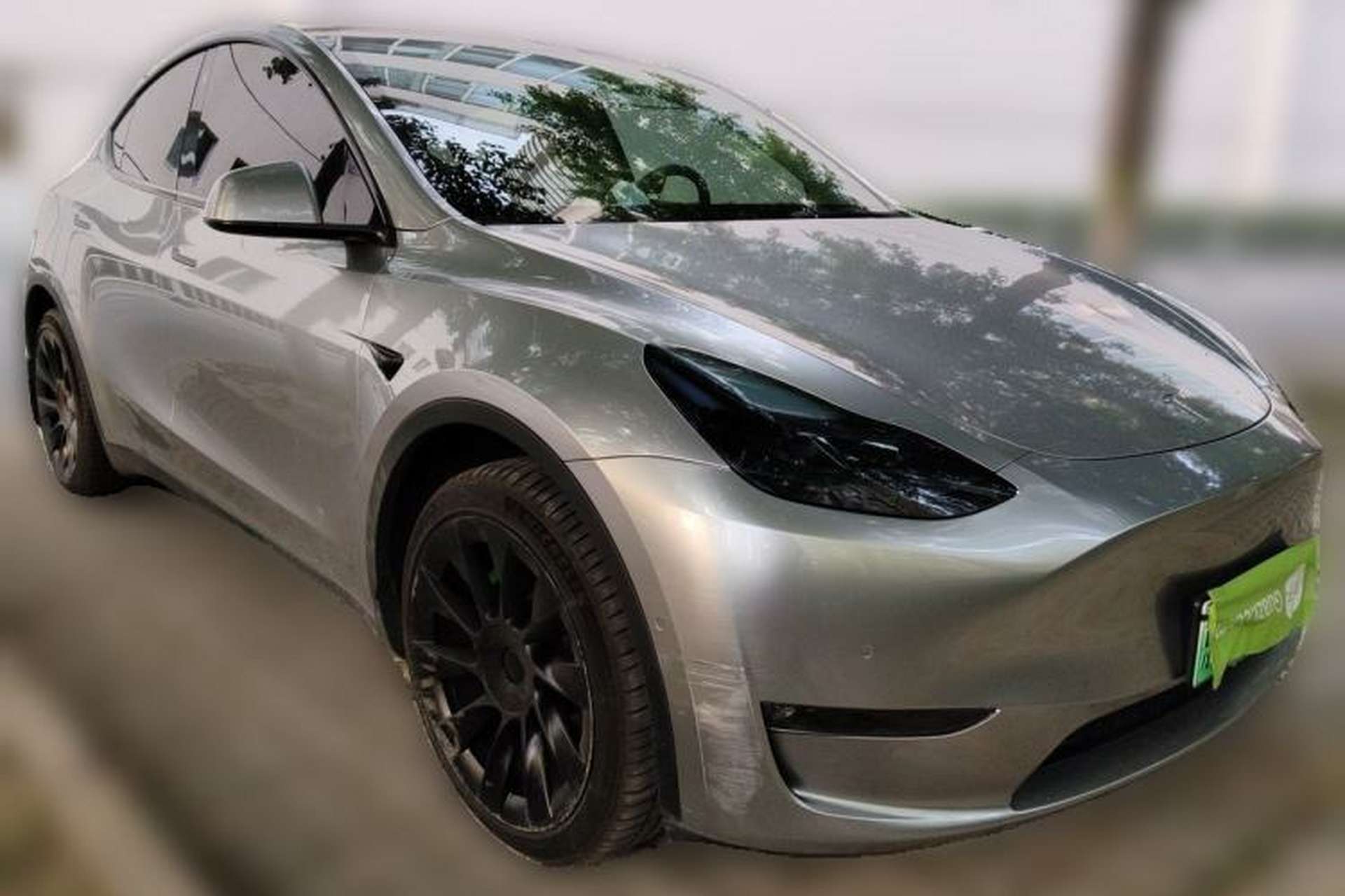 Used Tesla Model Y 2022 Long-Range All-Wheel-Drive Version Front Right 45 Deg