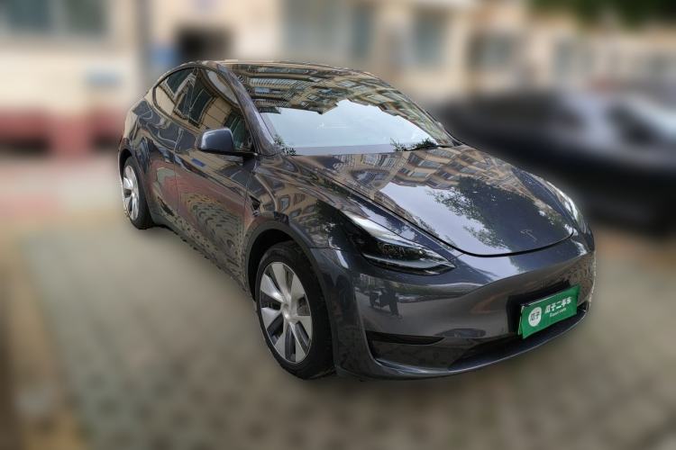 Used Tesla Model Y 2022 Rear-Wheel-Drive Version Front Right 45 Deg