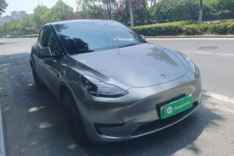 Used Tesla Model Y 2022 Rear-Wheel-Drive Version Front Right 45 Deg
