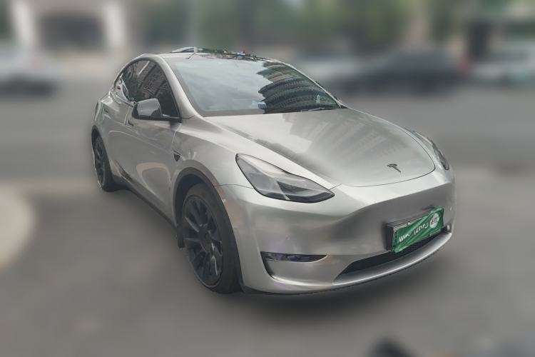 Used Tesla Model Y 2022 Long-Range All-Wheel-Drive Version Front Right 45 Deg