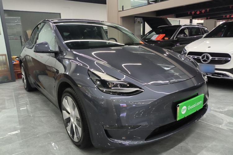 Used Tesla Model Y 2022 Long-Range All-Wheel-Drive Version Front Right 45 Deg