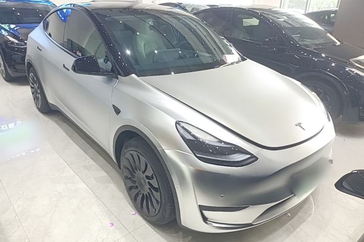 Used Tesla Model Y 2022 Rear-Wheel-Drive Version Front Right 45 Deg