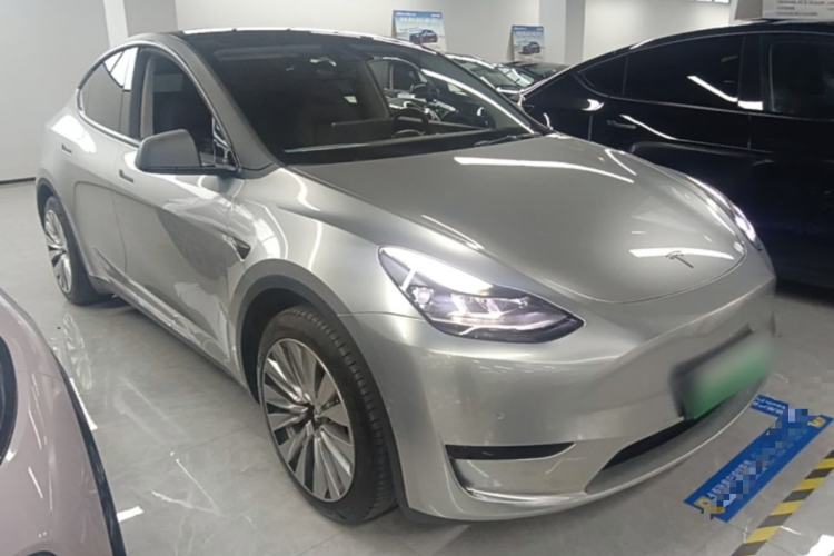 Used Tesla Model Y 2022 Rear-Wheel-Drive Version Front Right 45 Deg