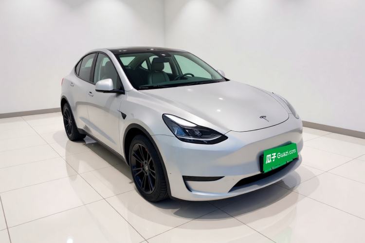 Used Tesla Model Y 2022 Revised Version Long-Range All-Wheel Drive Front Right 45 Deg