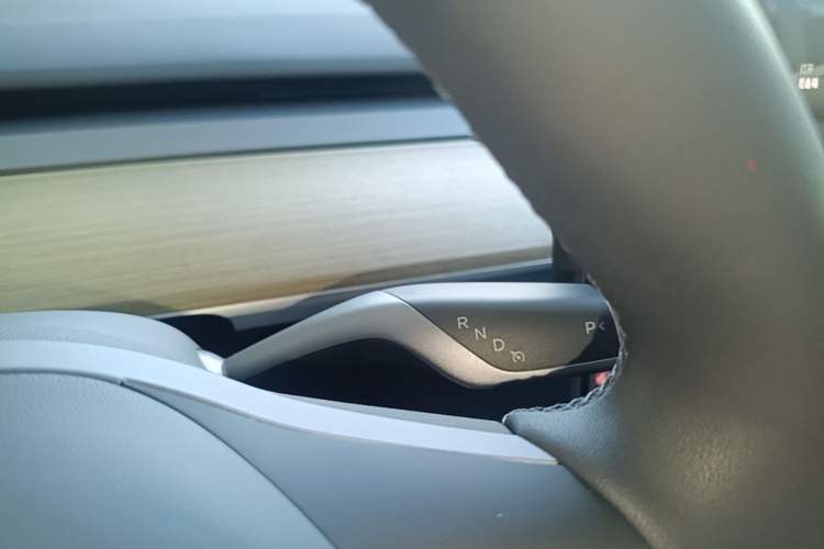 Used Tesla Model Y 2022 Revised Version Rear-Wheel Drive Gear Lever