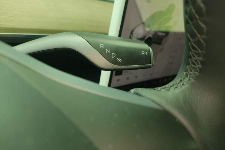 Used Tesla Model Y 2022 Revised Version Rear-Wheel Drive Gear Lever