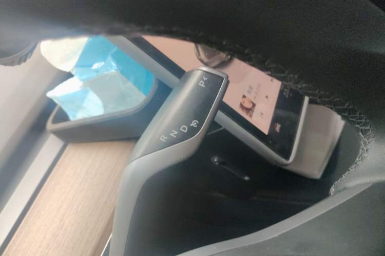 Used Tesla Model Y 2022 Long-Range All-Wheel-Drive Version Gear Lever