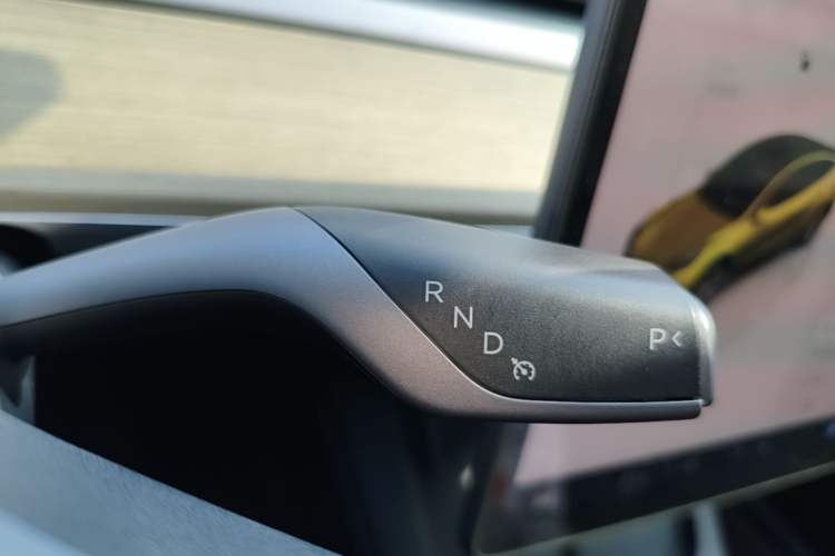 Used Tesla Model Y 2022 Revised Version Rear-Wheel Drive Gear Lever