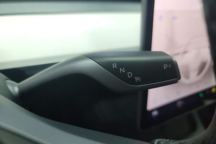 Used Tesla Model Y 2022 Revised Version Rear-Wheel Drive Gear Lever