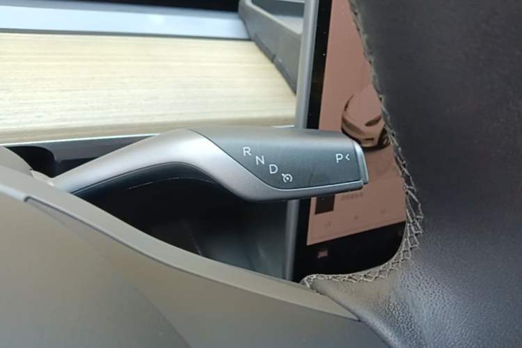 Used Tesla Model Y 2022 Revised Version Rear-Wheel Drive Gear Lever