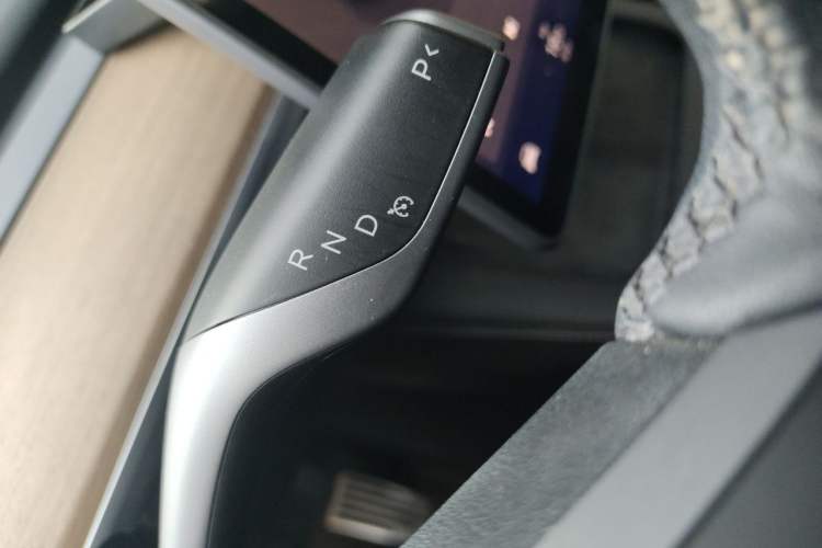Used Tesla Model Y 2022 Rear-Wheel-Drive Version Gear Lever