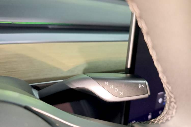 Used Tesla Model Y 2022 Revised Version Rear-Wheel Drive Gear Lever