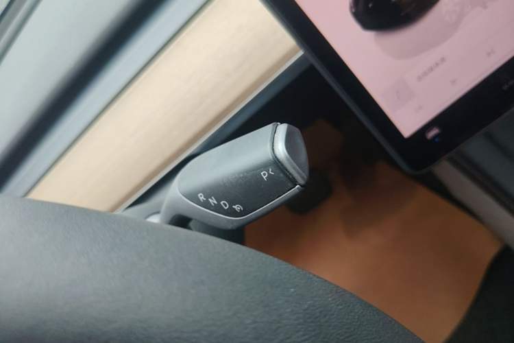 Used Tesla Model Y 2022 Long-Range All-Wheel-Drive Version Gear Lever