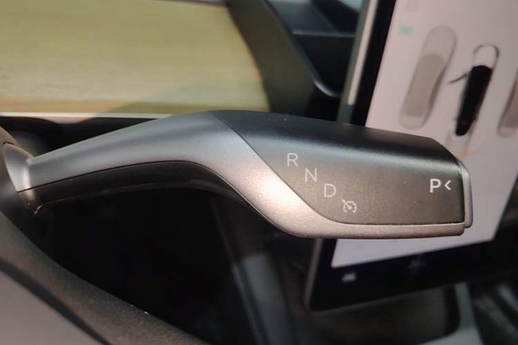 Used Tesla Model Y 2022 Revised Version Rear-Wheel Drive Gear Lever