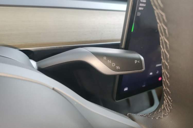 Used Tesla Model Y 2022 Revised Version Rear-Wheel Drive Gear Lever