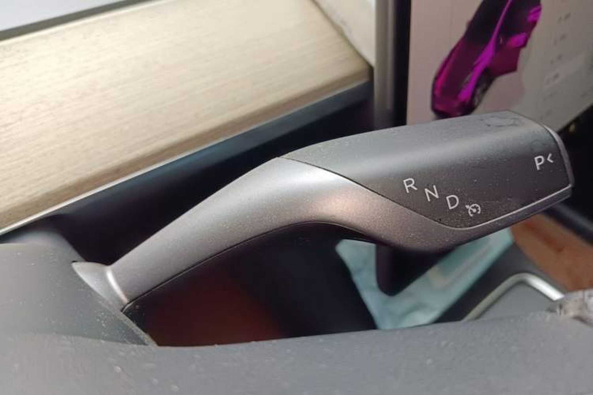 Used Tesla Model Y 2022 Revised Version Rear-Wheel Drive Gear Lever