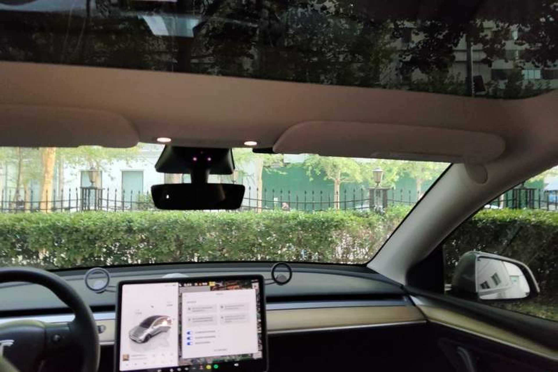Used Tesla Model Y 2022 Long-Range All-Wheel-Drive Version Headliner