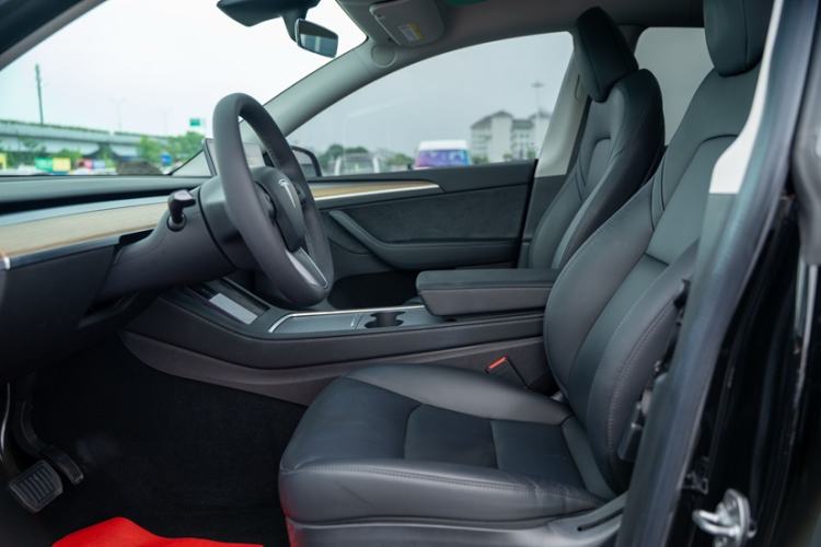 Used Tesla Model Y 2022 Rear-Wheel-Drive Version Interior 1