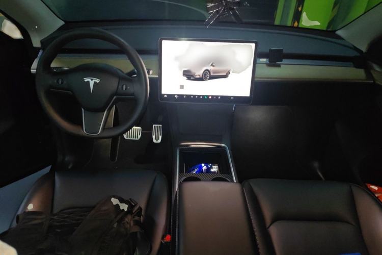 Used Tesla Model Y 2022 Rear-Wheel-Drive Version Interior 2