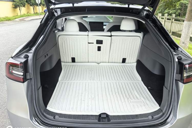Used Tesla Model Y 2022 Revised Version Rear-Wheel Drive Interior 2