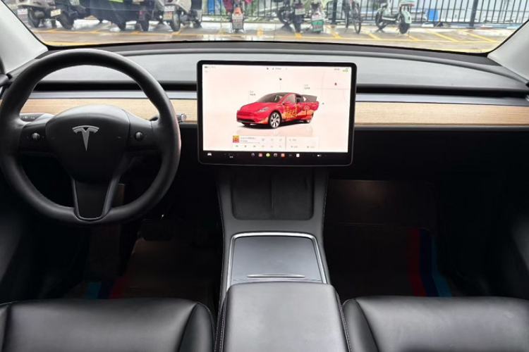 Used Tesla Model Y 2022 Rear-Wheel-Drive Version Interior 2