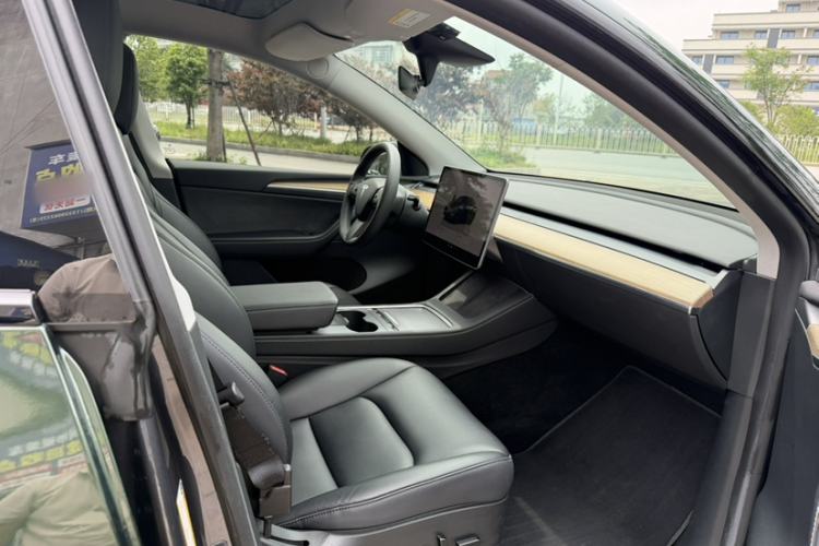 Used Tesla Model Y 2022 Revised Version Rear-Wheel Drive Interior 4