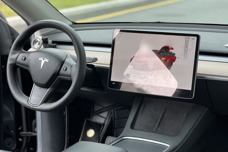 Used Tesla Model Y 2022 Rear-Wheel-Drive Version Interior 5