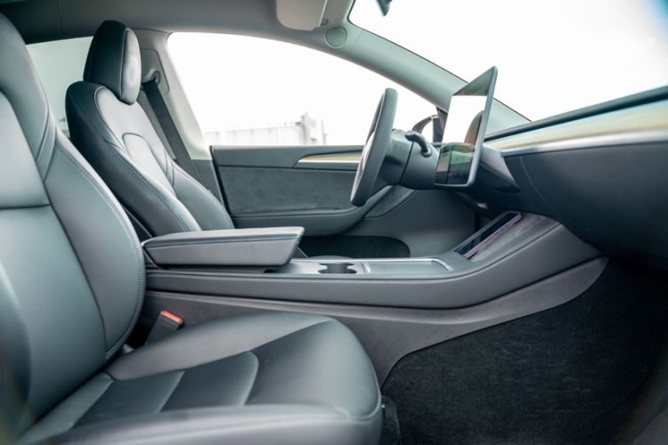 Used Tesla Model Y 2022 Rear-Wheel-Drive Version Interior 5