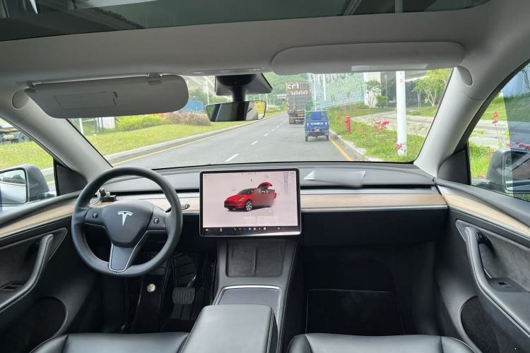 Used Tesla Model Y 2022 Rear-Wheel-Drive Version Interior 6