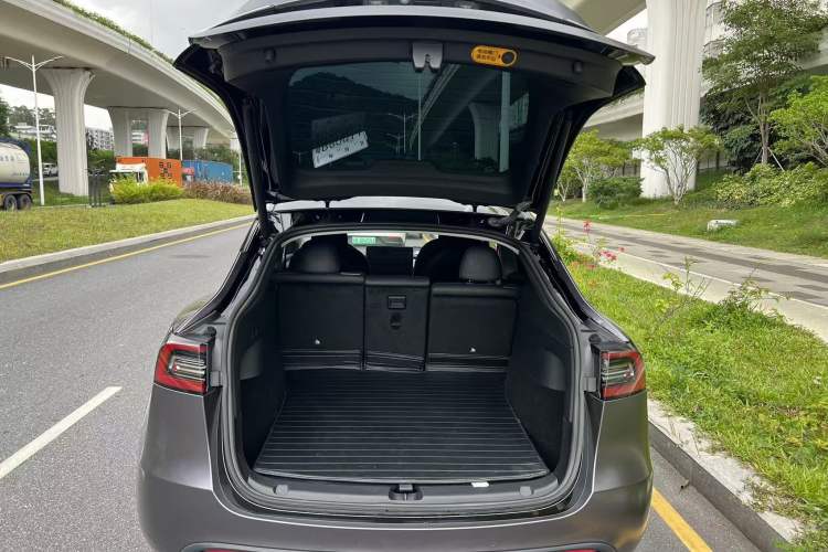 Used Tesla Model Y 2022 Rear-Wheel-Drive Version Interior 9
