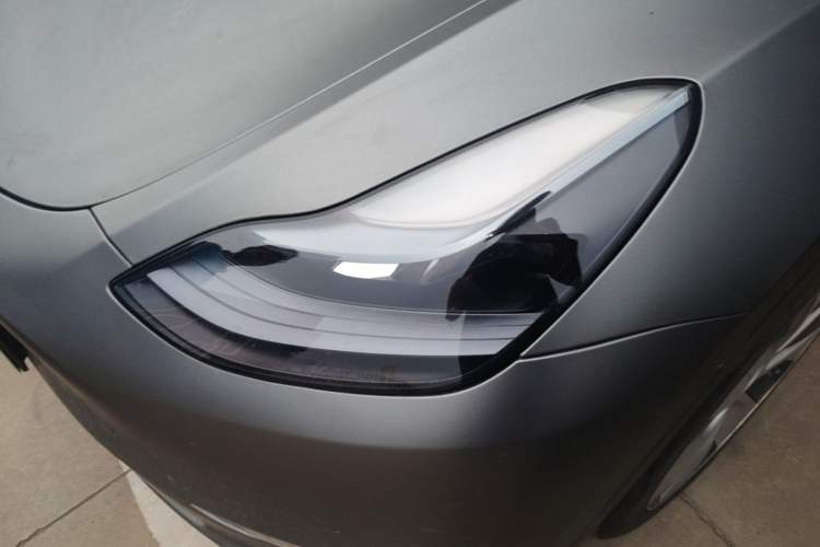 Used Tesla Model Y 2022 Long-Range All-Wheel-Drive Version Left Front Headlight