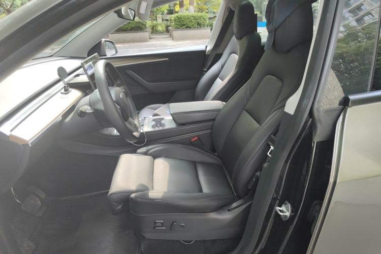 Used Tesla Model Y 2022 Rear-Wheel-Drive Version Left Front Seat