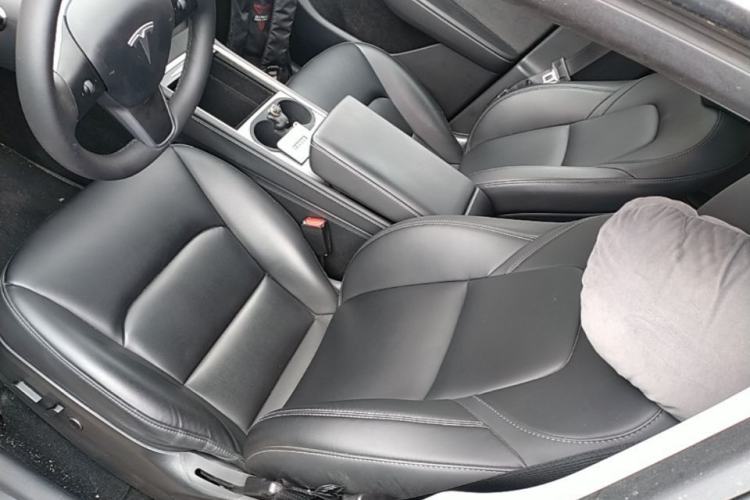 Used Tesla Model Y 2022 Rear-Wheel-Drive Version Left Front Seat