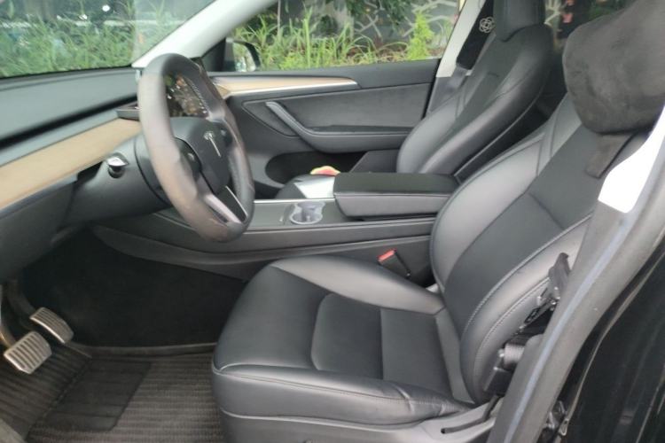 Used Tesla Model Y 2022 Rear-Wheel-Drive Version Left Front Seat