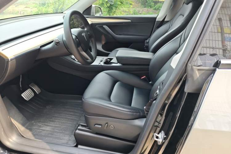 Used Tesla Model Y 2022 Performance High-Performance All-Wheel-Drive Version Left Front Seat