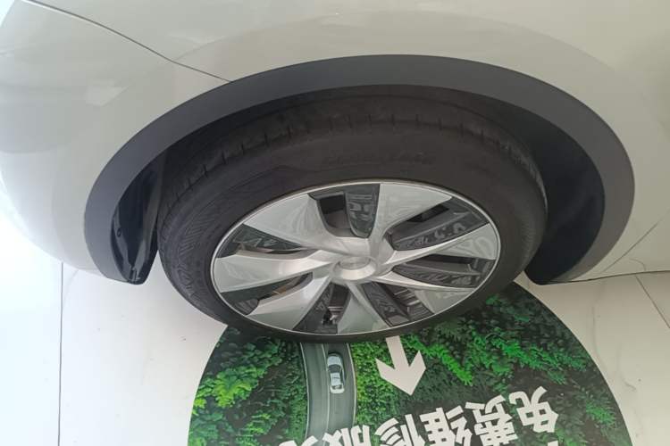 Used Tesla Model Y 2022 Revised Version Rear-Wheel Drive Left Front Wheel Hub
