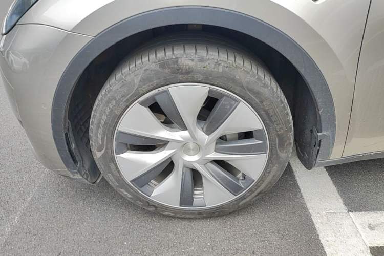 Used Tesla Model Y 2022 Revised Version Rear-Wheel Drive Left Front Wheel Hub