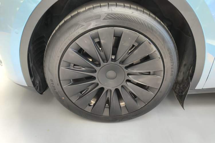 Used Tesla Model Y 2022 Revised Version Rear-Wheel Drive Left Front Wheel Hub
