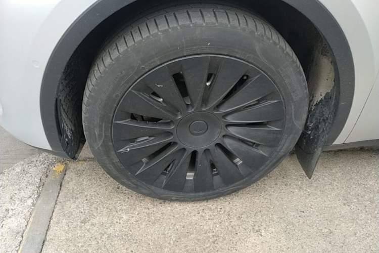 Used Tesla Model Y 2022 Rear-Wheel-Drive Version Left Front Wheel Hub