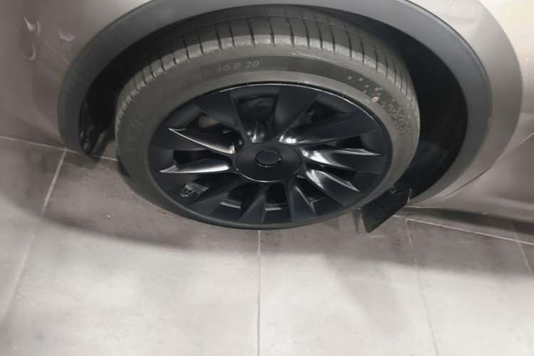 Used Tesla Model Y 2022 Revised Version Rear-Wheel Drive Left Front Wheel Hub