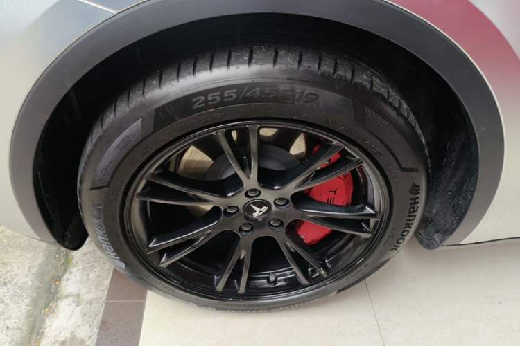 Used Tesla Model Y 2022 Revised Version Rear-Wheel Drive Left Front Wheel Hub