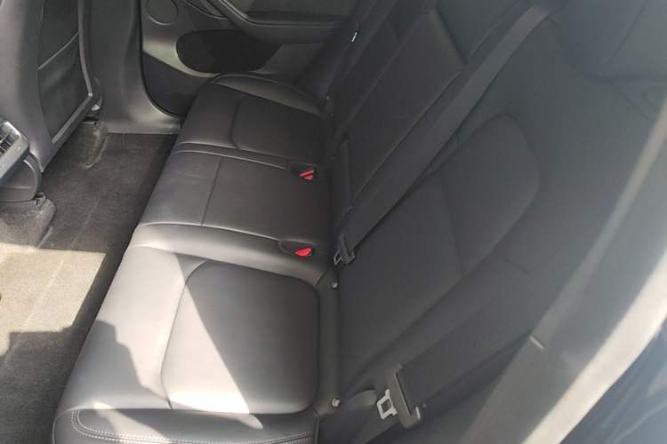 Used Tesla Model Y 2022 Rear-Wheel-Drive Version Left Rear Seat