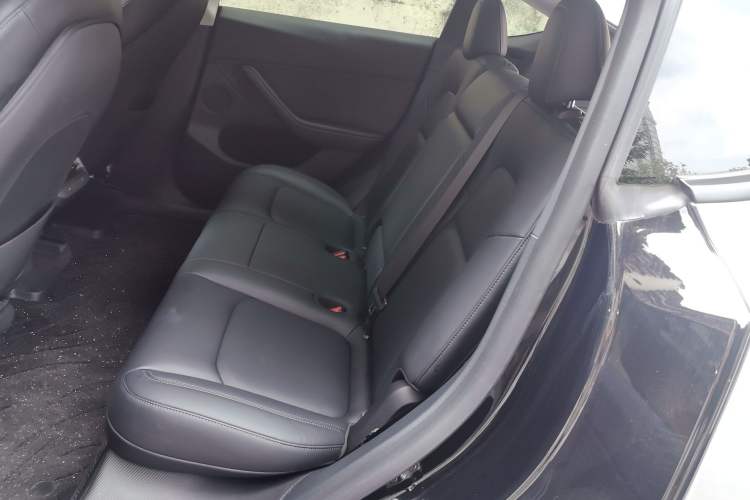 Used Tesla Model Y 2022 Performance High-Performance All-Wheel-Drive Version Left Rear Seat