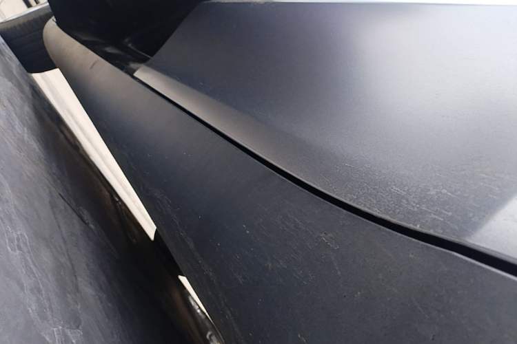 Used Tesla Model Y 2022 Rear-Wheel-Drive Version Left Side Sill