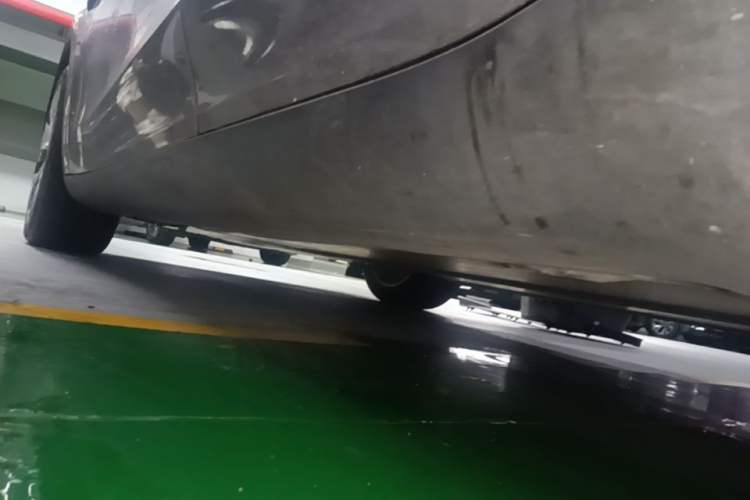 Used Tesla Model Y 2022 Revised Version Long-Range All-Wheel Drive Left Side Sill