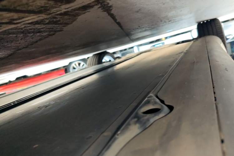 Used Tesla Model Y 2022 Rear-Wheel-Drive Version Left Side Sill
