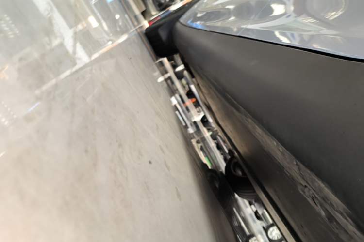 Used Tesla Model Y 2022 Revised Version Rear-Wheel Drive Left Side Sill