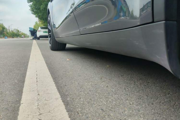 Used Tesla Model Y 2022 Revised Version Rear-Wheel Drive Left Side Sill