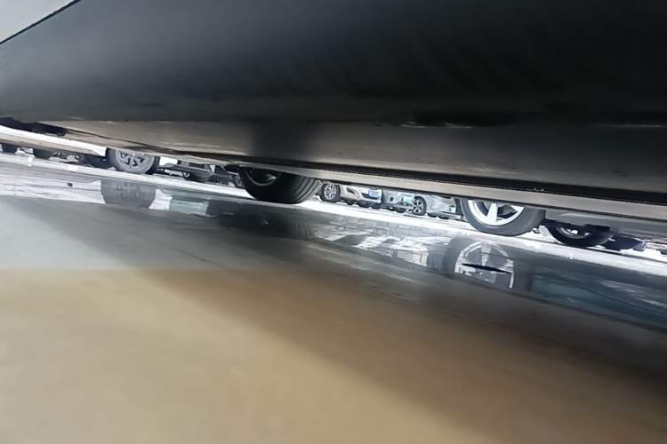 Used Tesla Model Y 2022 Rear-Wheel-Drive Version Left Side Sill